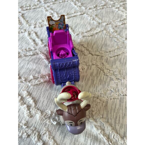 Fisher-Price Little People Frozen Anna and Elsa w/ Kristoff's Sleigh Sled Sven - Picture 5 of 5